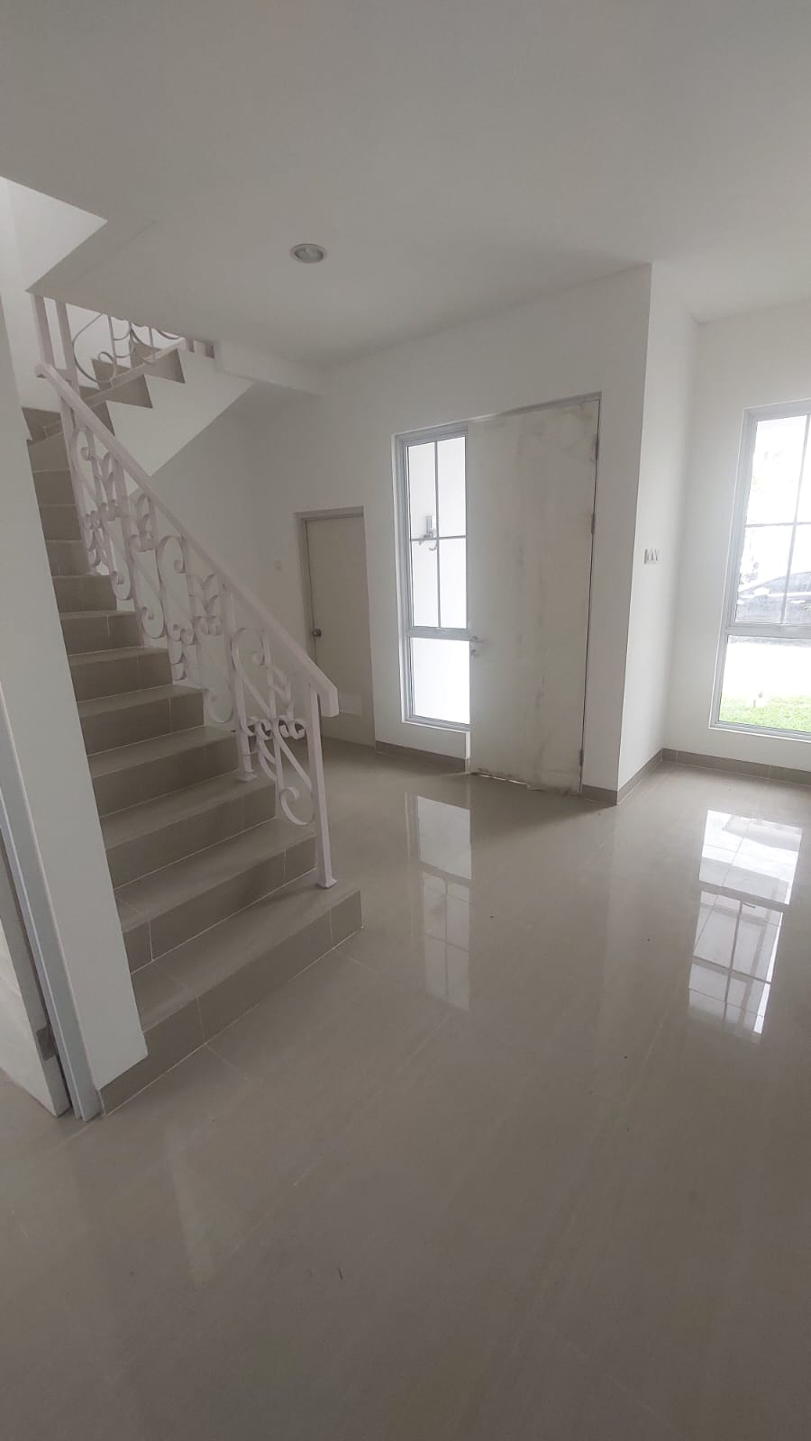 DiSewakan Rumah di Monaco Jababeka Cikarang